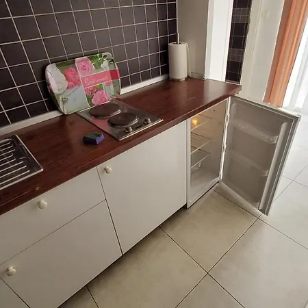 Appealing 8 Sleeps 3 Guests דירה ספליט