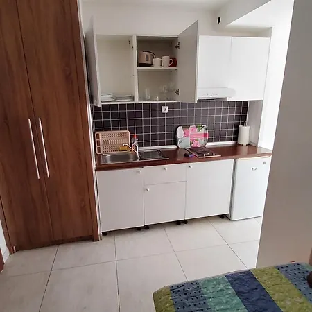 Appealing 8 Sleeps 3 Guests Apartmán *