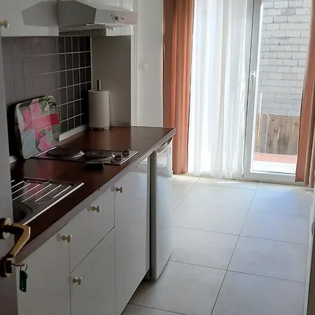 Lejlighed Appealing 8 Sleeps 3 Guests *